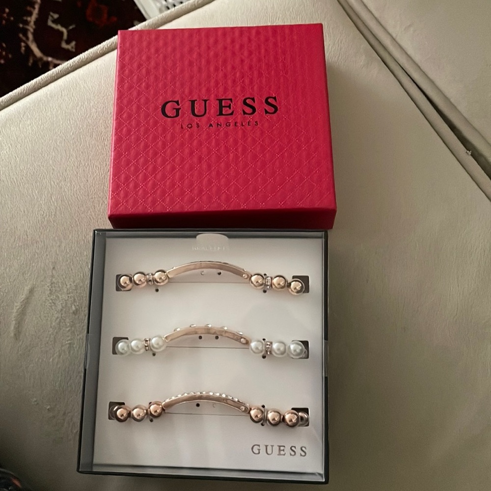 Guess new set of three bracelets with pearls and stones